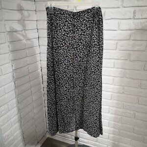 Suzy Shier Ladies Size Medium Black Grey & White Pattern Maxi A-line Skirt